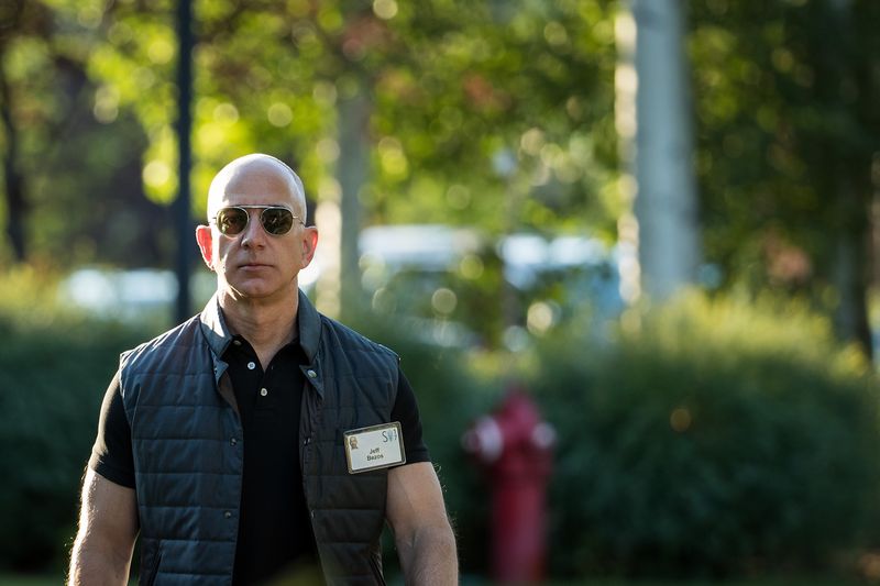 chief-executive-officer-of-amazon-biography-of-jeff-bezos