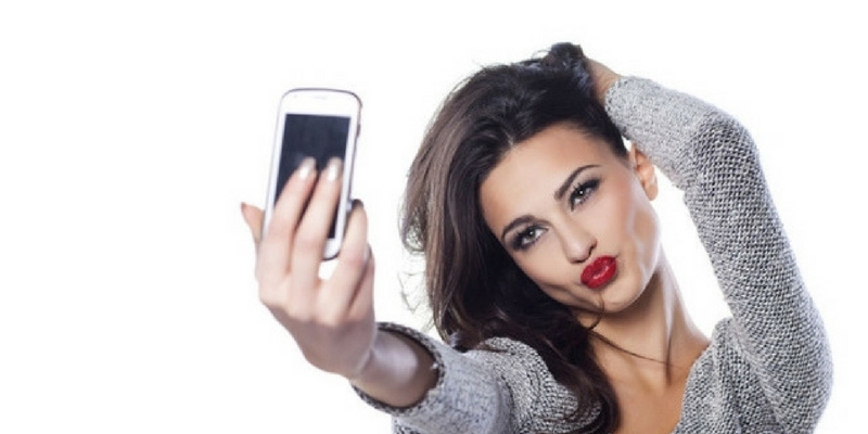 Best 10 Smart Ways to Take Selfie